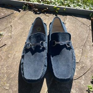 Kenneth Cole reaction, sound wave, leather loafers, blue, in great condition.
